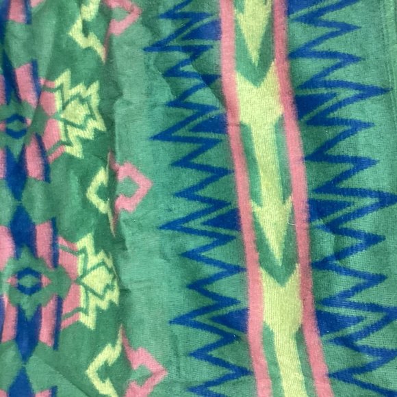 Vintage Aztec Pattern Blanket 75" x 54" - Picture 5 of 7